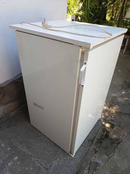 Продавам хладилник Miele