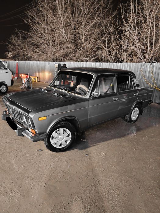 Жигули ваз 2106.