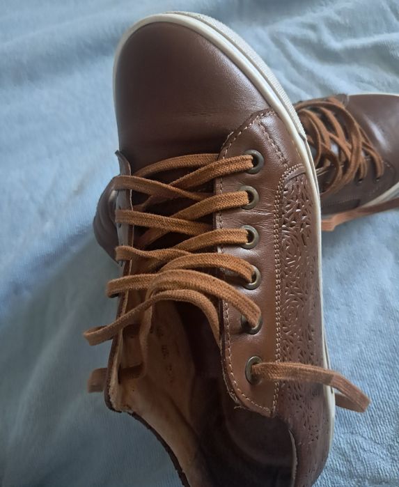 Tenesi piele naturală