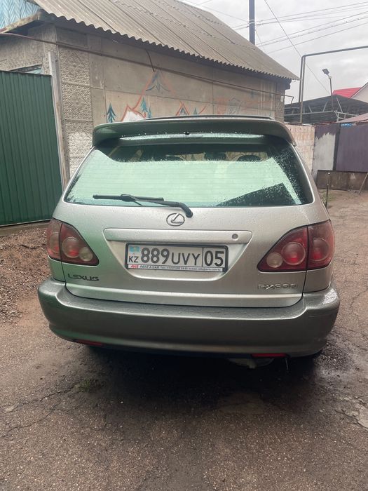 Продам машину Лексус RX300