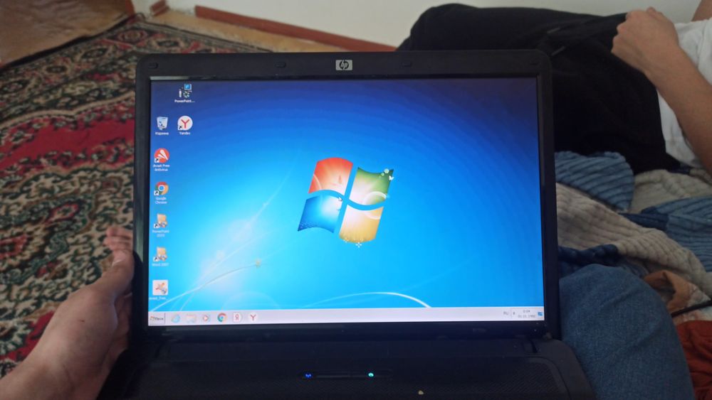 Ноутбук hp  виндус 7