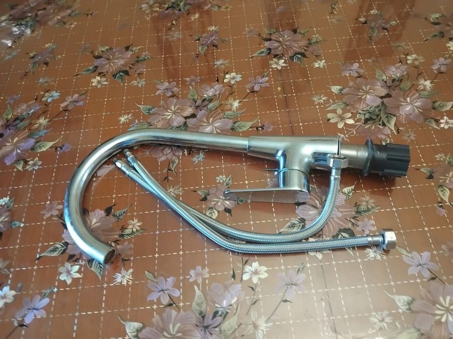 Продам смеситель для кухни