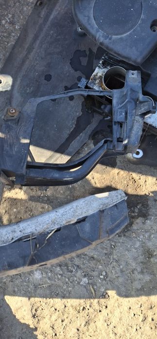 Ляв и десен  държач за фарове  от BMW Е 60 E61 530D 235HP  M57
БМВ Е60