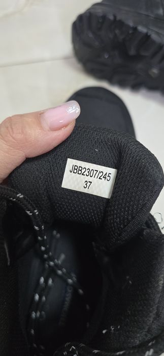 Продам Ботинки зимние