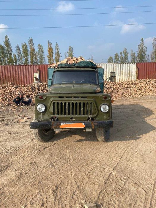 Gaz-52 samosval sotiladi