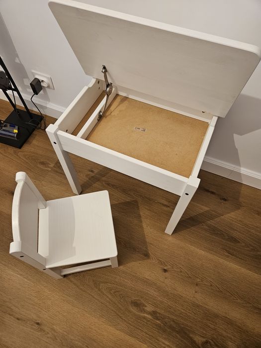 Birou pentru copii Ikea Sundik Alb cu scaun si spatiu de depozitare