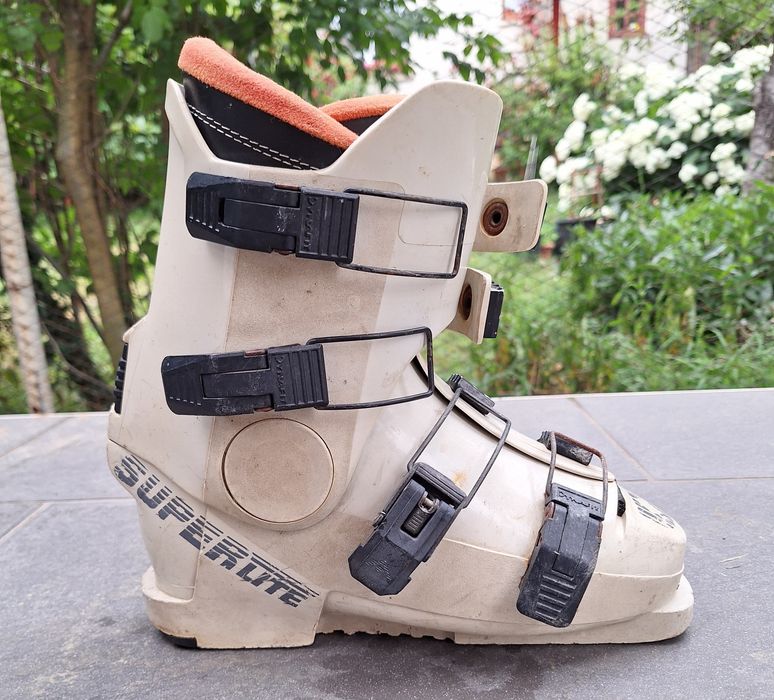 Два чифта Ски обувки