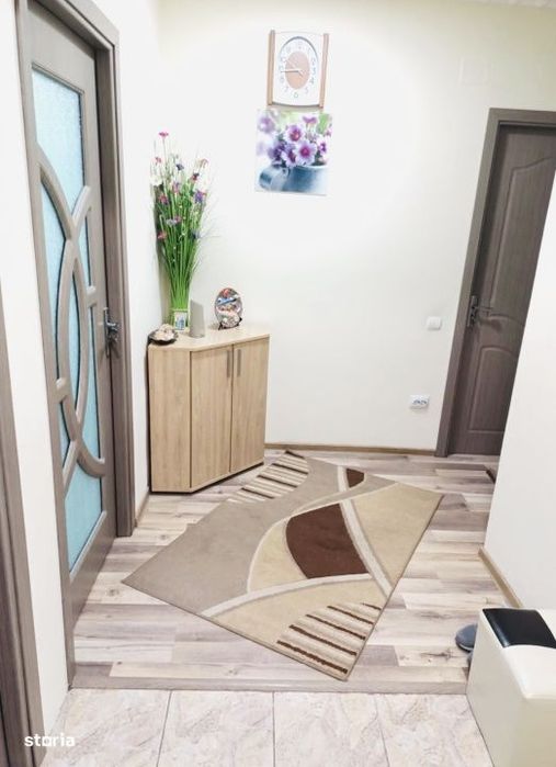 Apartament  58 mp utili +balcon , parcare ,parter inalt ,zona Eroilor