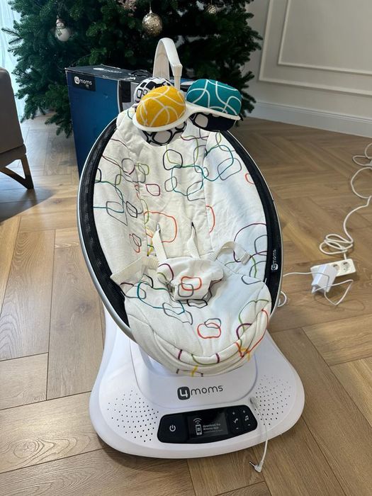 Шезлонг , кресло качалка  4moms mamaRoo