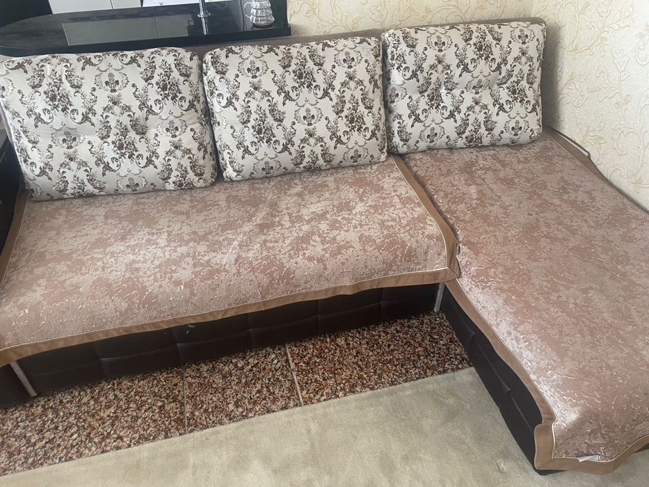 Срочно продам угловой диван