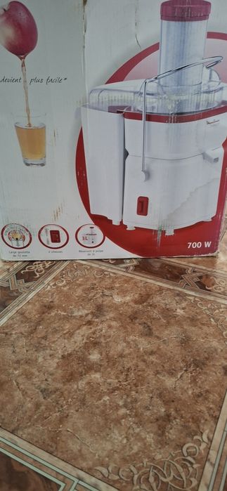 Соковыжималка продам