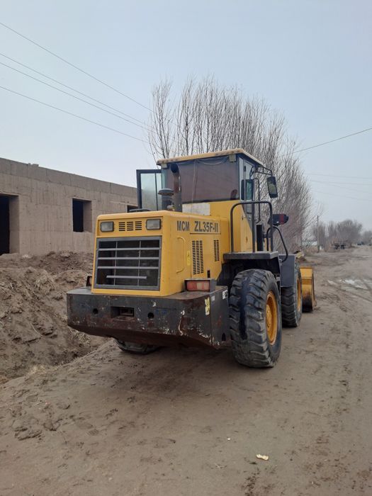 Погурузчик 1.8 ку сотилади