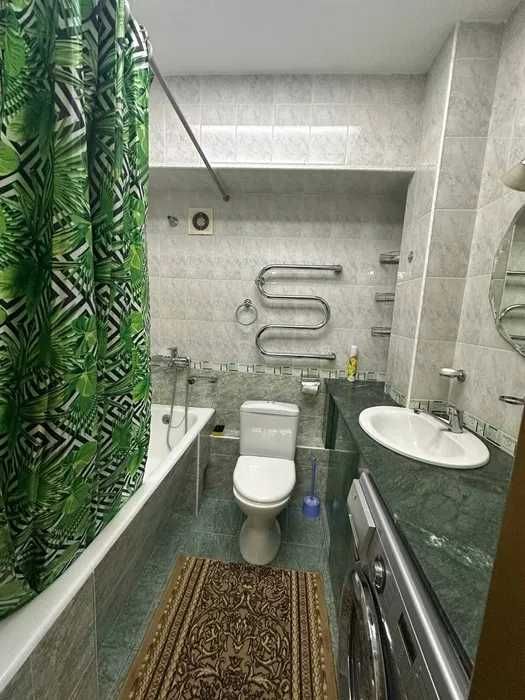 Центр ц4 Кирпич 1 комнатная Балкон 2х6 Школа 5 ул Алишера Навои