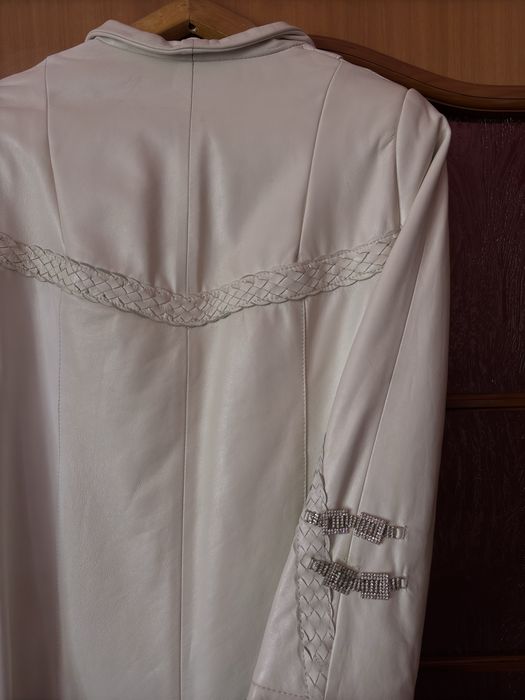 Продам кожаный женский плащ