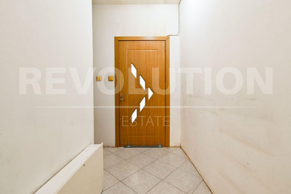 Продава се Двустаен апартамент в София, Редута - 81 кв.м за 2457 €/кв.м - Снимка #8