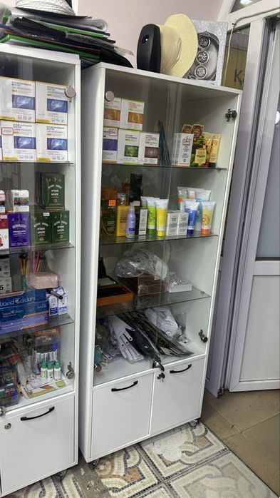 шкаф полка для бутика магазина