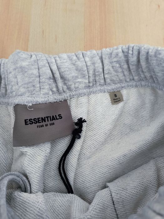 Pantaloni Scurti Essentials