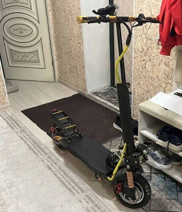 Продам самокат кугоо