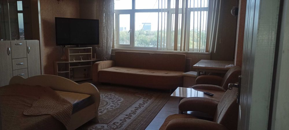 Центр! 2→1, 60м², у метро Ойбек около посольства Кореи, всё есть.