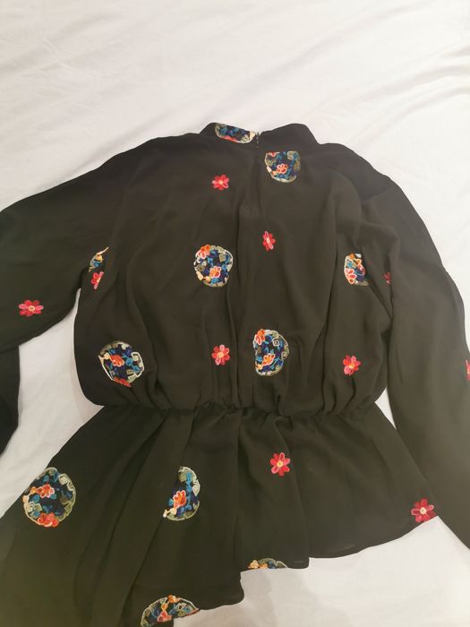 Красива блузка LUCY с бродерия