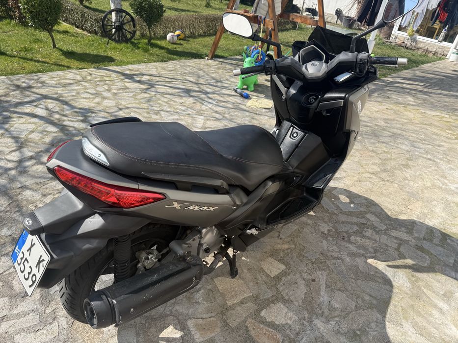 Yamaha X-max 125
