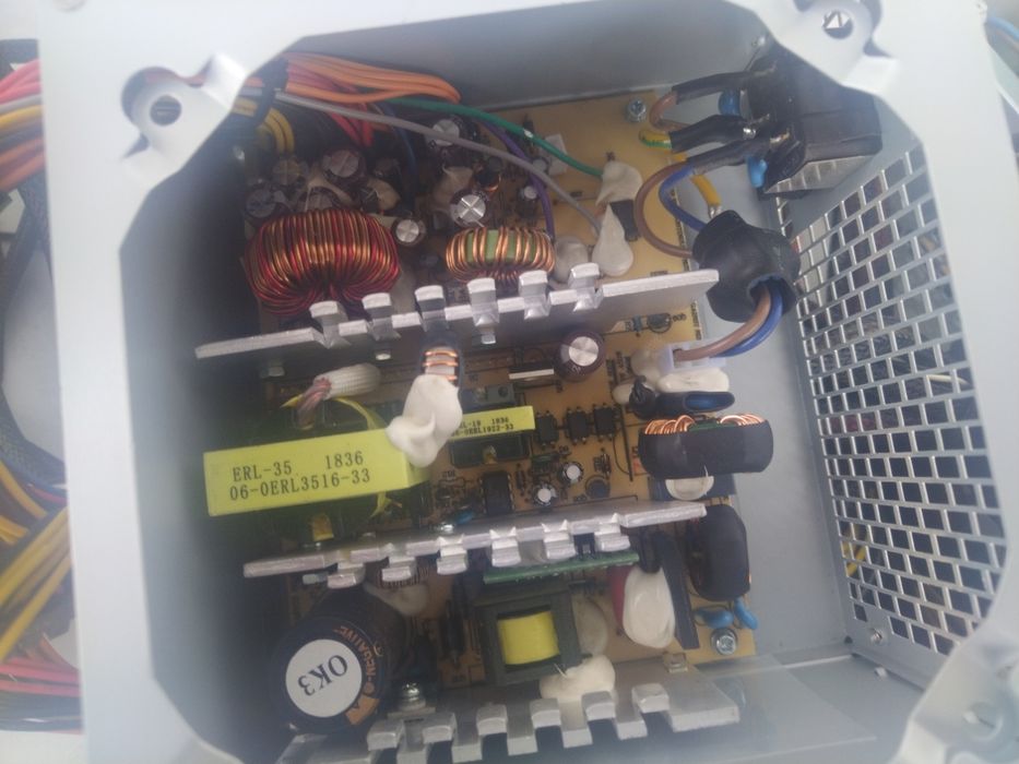 Захранване за настолен компютър 
Имам налични 4 броя
Платки 5кг
Захран