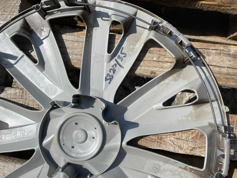 16 цола Тасове VW Golf Volkswagen Golf Bora 5H0601147C Оригинал