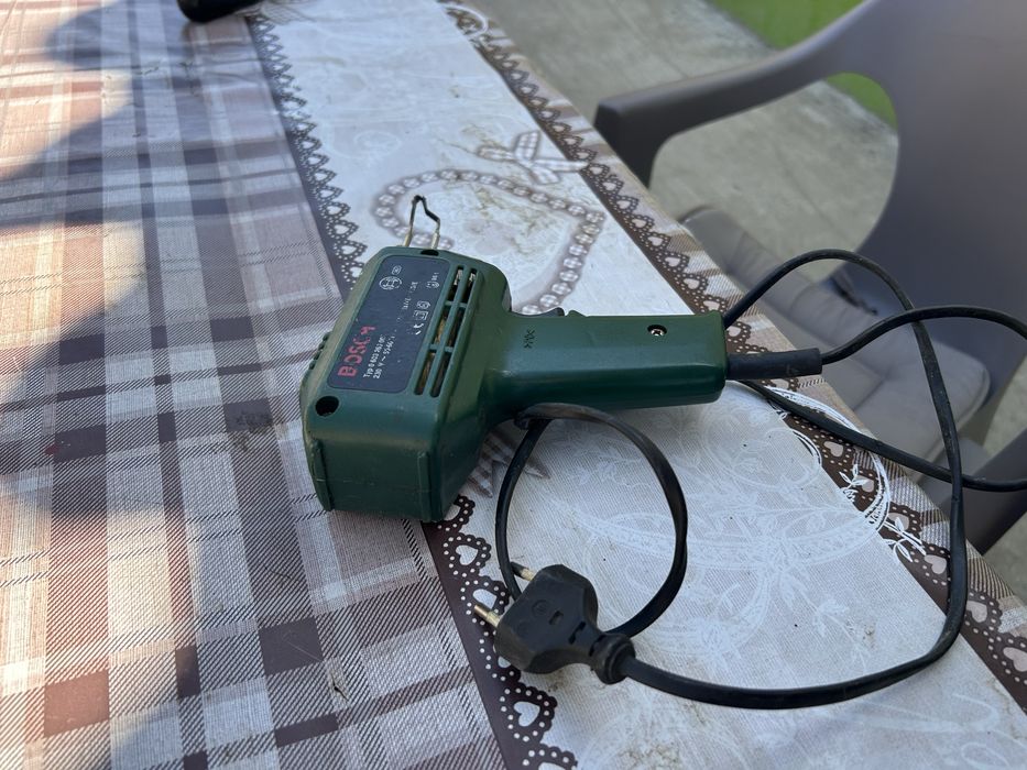Pistol lipit cu bec marca bosch