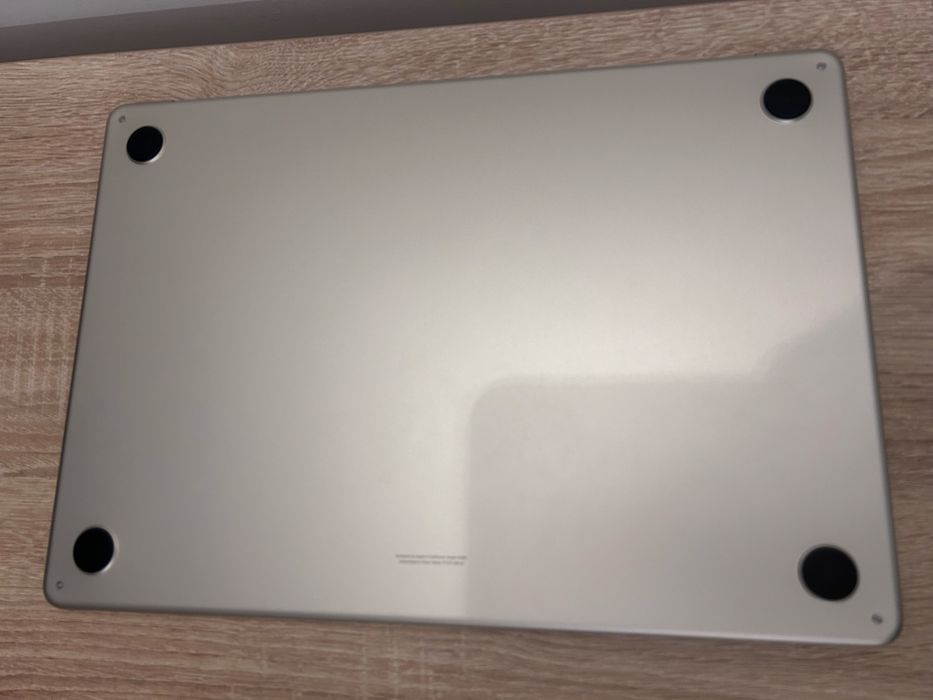 MacBook Air 15” M2 2023 / Baterie 100% / 19 cicluri / Ca nou