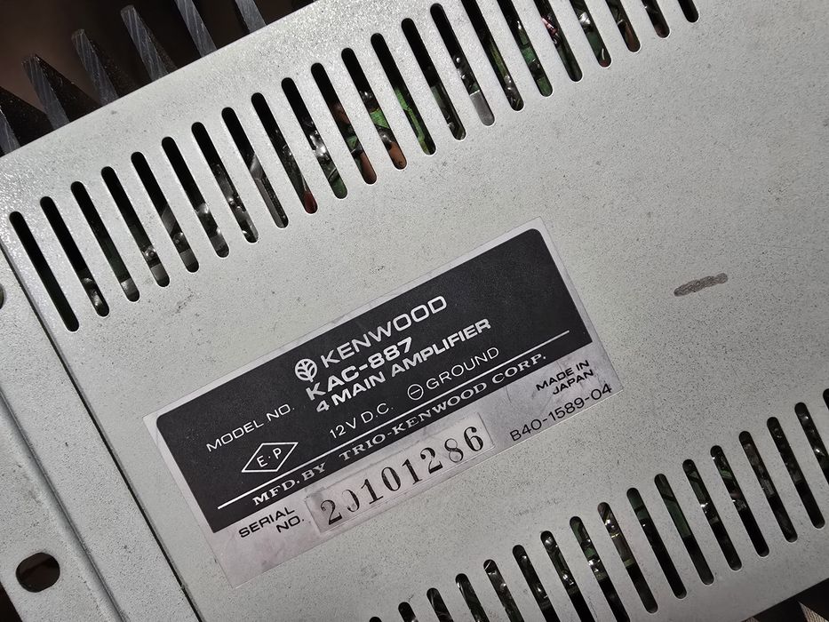 Radiocasetofon auto Kenwood krc-722 cu amplificator kac-887