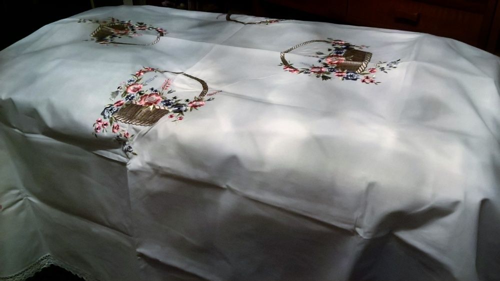 Скатерть чудесный подарок