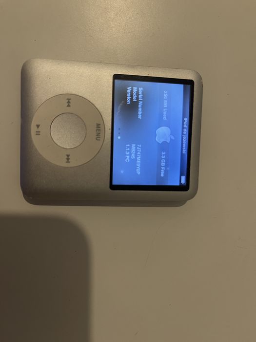 Apple iPod nano fat (3rd Generation) 4Gb model MA978 / MB245