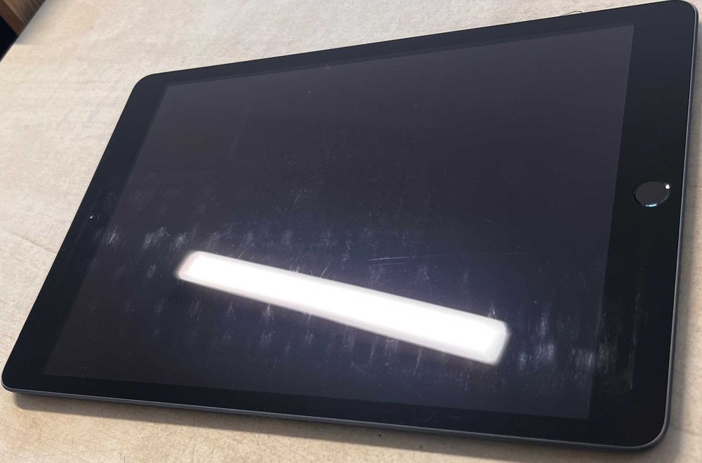 Apple iPad 10.2-inch 32GB (generatia 7, wifi si cellular)