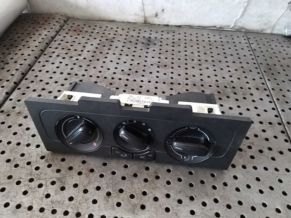 Panou comanda clima ac vw polo 6r 6r0820045m