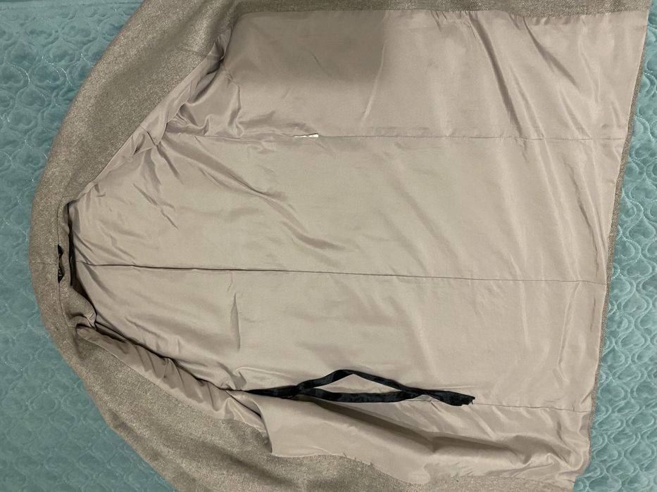 Пальто женское красивое.