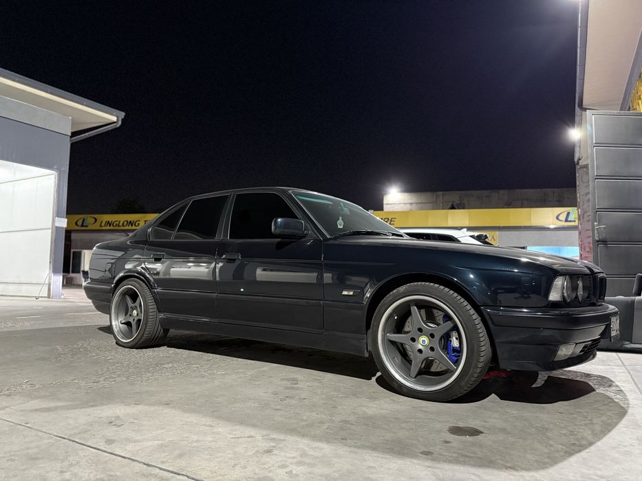 BMW E34 1995 M54B30 в бодром состоянии! Готова к новым приключениям!