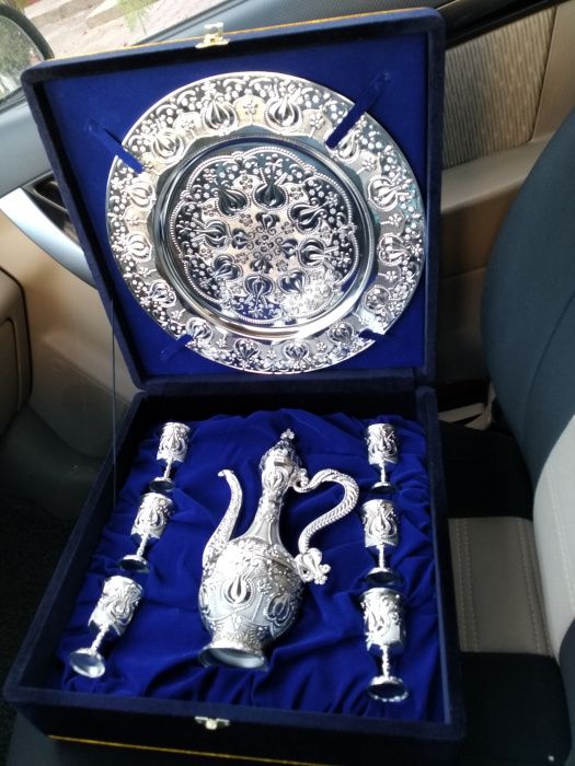 Сервис мельхиордан ишланган зам-зам суви учун жуда нойоб совга