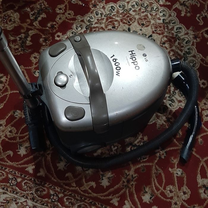 Пылесос на запчасти.