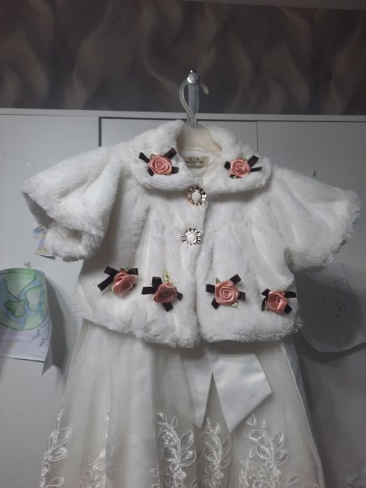 Платье для девочки + подарок.