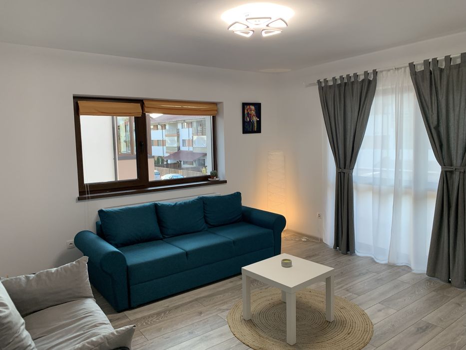Proprietar inchiriez apartament 3 camere +loc parcare sanpetru brasov