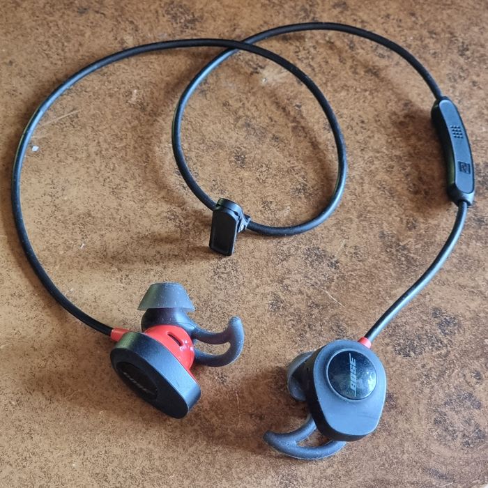 Наушники Bose Sports, два вида: 700 000 so’m