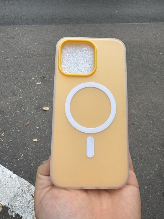 Husa iphone 15 promax yellow silicone magsafe wireless charge