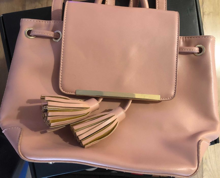 Розова чанта тип раничка Mohito