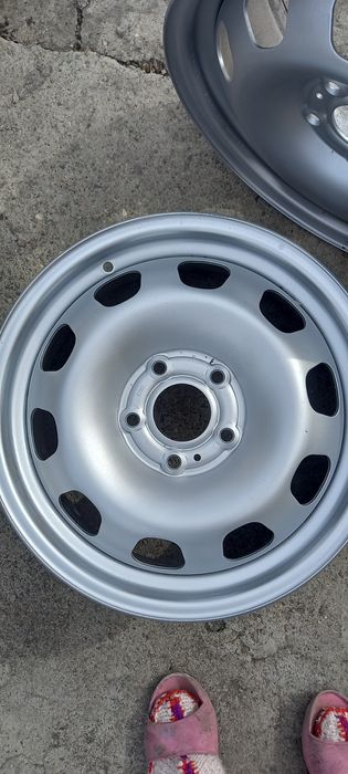Продам стальные диски R 16 (5×114)