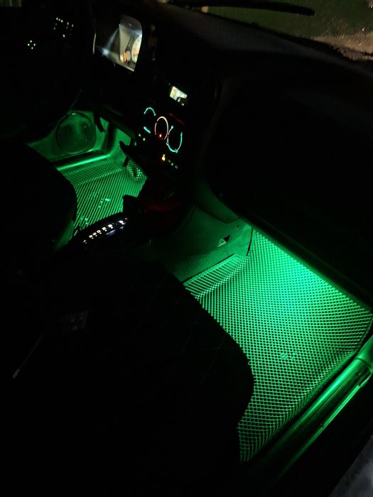 Установка подсветки салона.