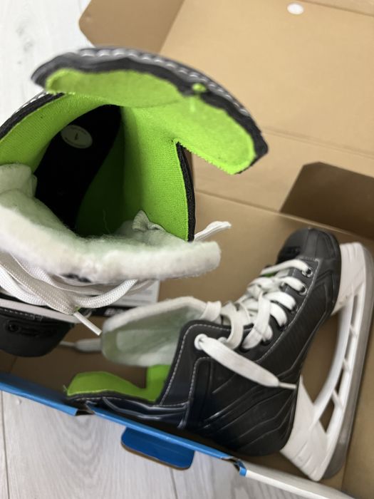 Коньки BAUER новые почти