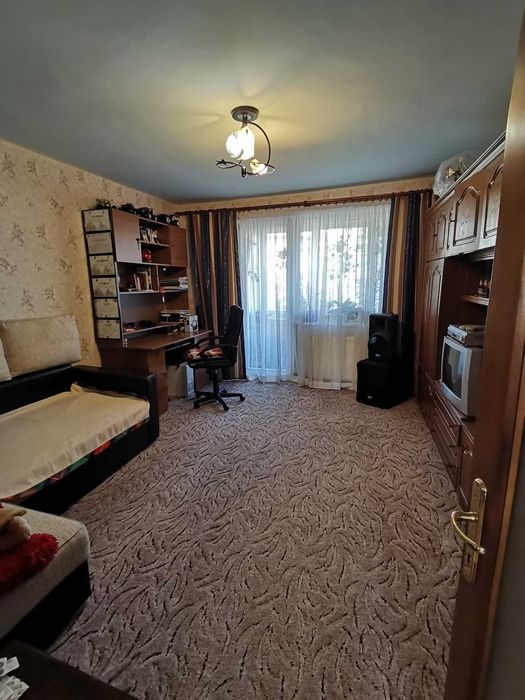 Vand apartament cu 4 camere, strada Imparatul Traian, aproape de Policlinica