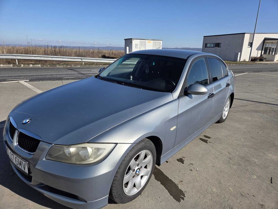 BMW E90 Seria 3 318i