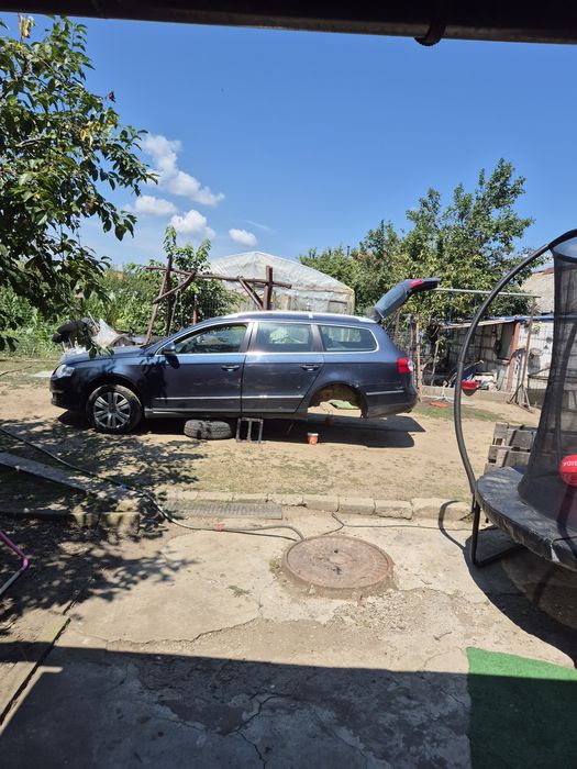 Vând Volkswagen passat b6