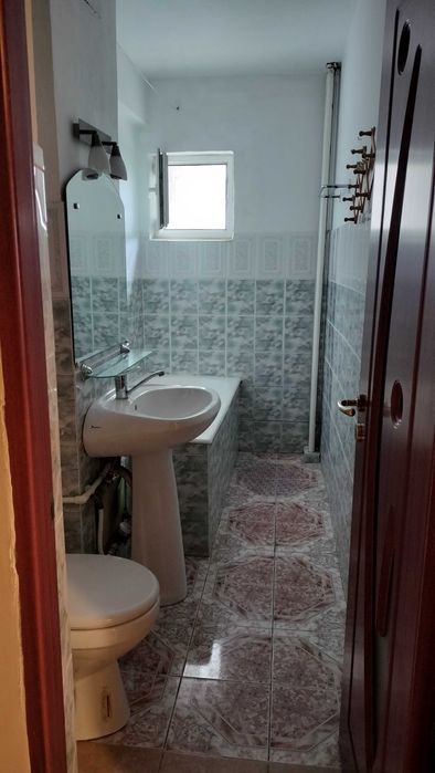 Închiriez apartament 1 camera